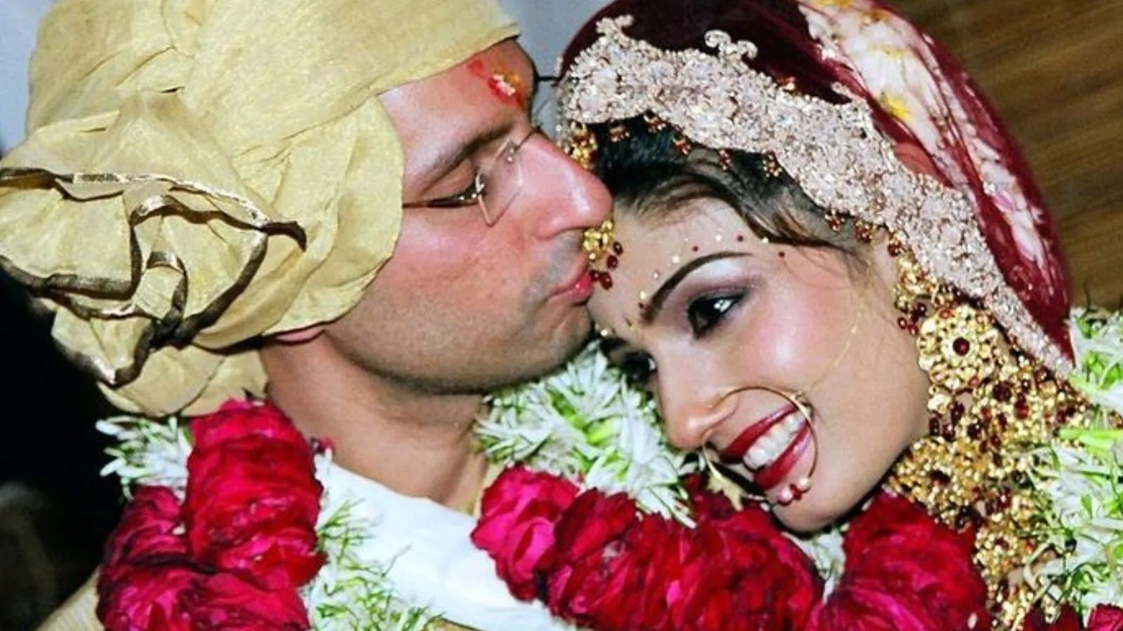 See Raveena Tandon as a Blushing Bride from Her Wedding with Anil Thadani 18 Years Ago