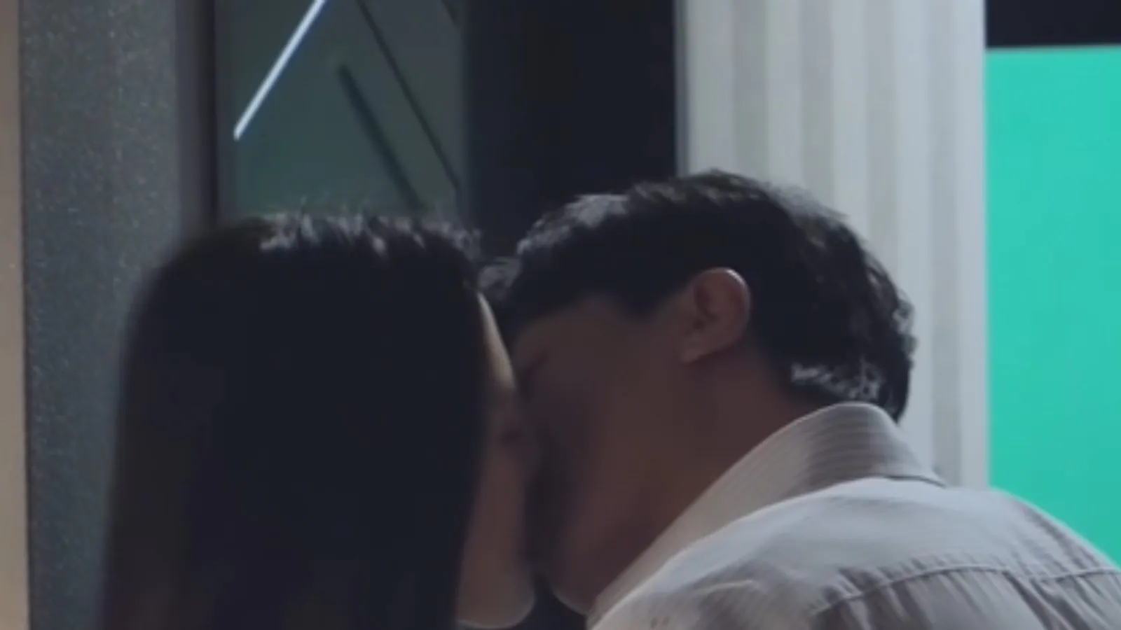 Son Ye-jin Giggles, Yeon Woo-jin Gets Shy During Intense Kiss Scene In BTS Video